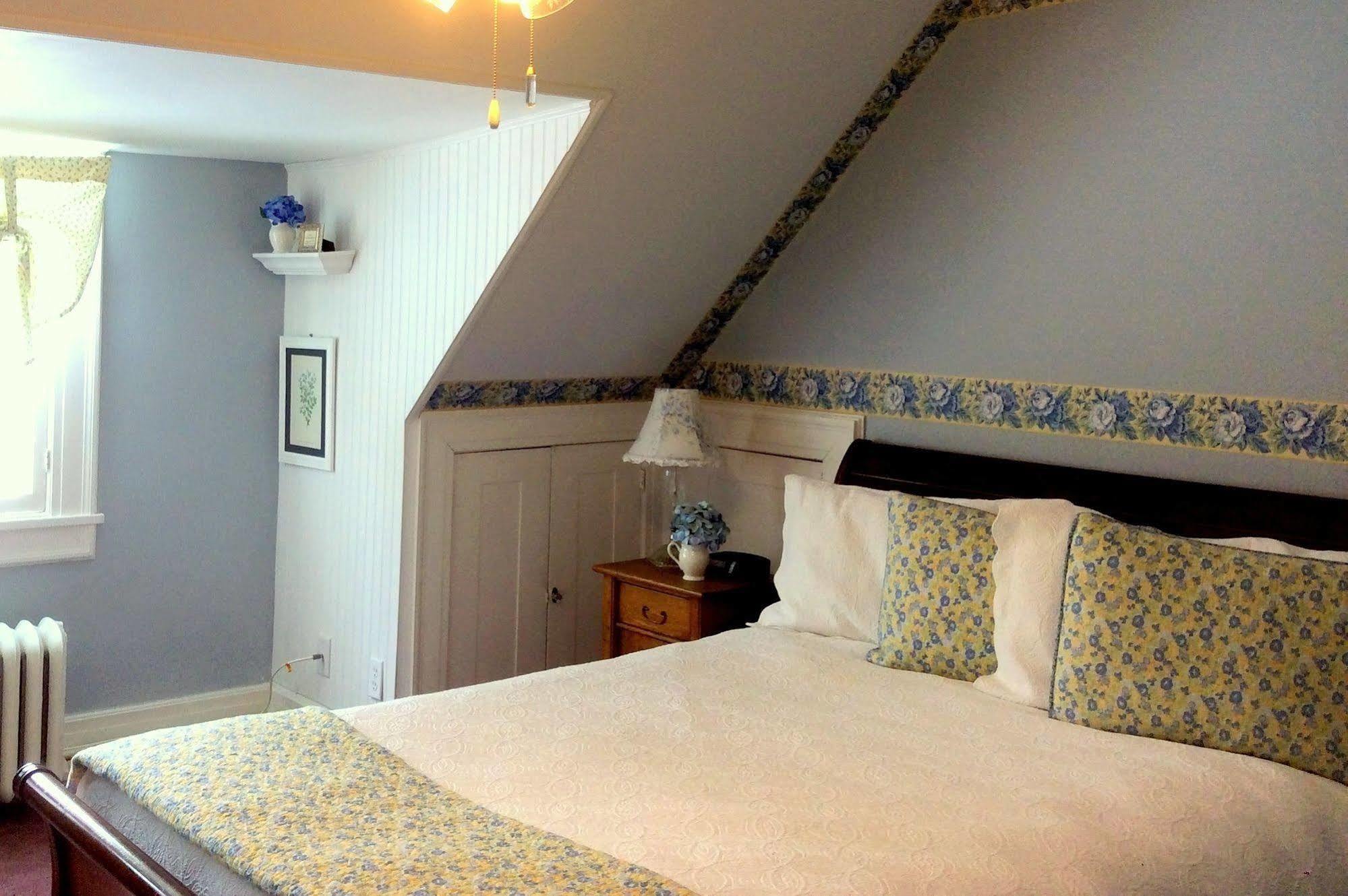 Four Chimneys Inn Bennington Eksteriør billede